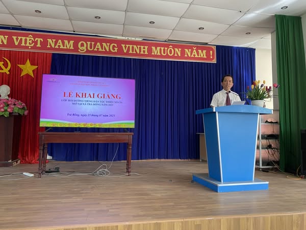 LỄ KHAI GIẢNG LỚP BỒI DƯỠNG TIẾNG CO TẠI XÃ TRÀ BỒNG