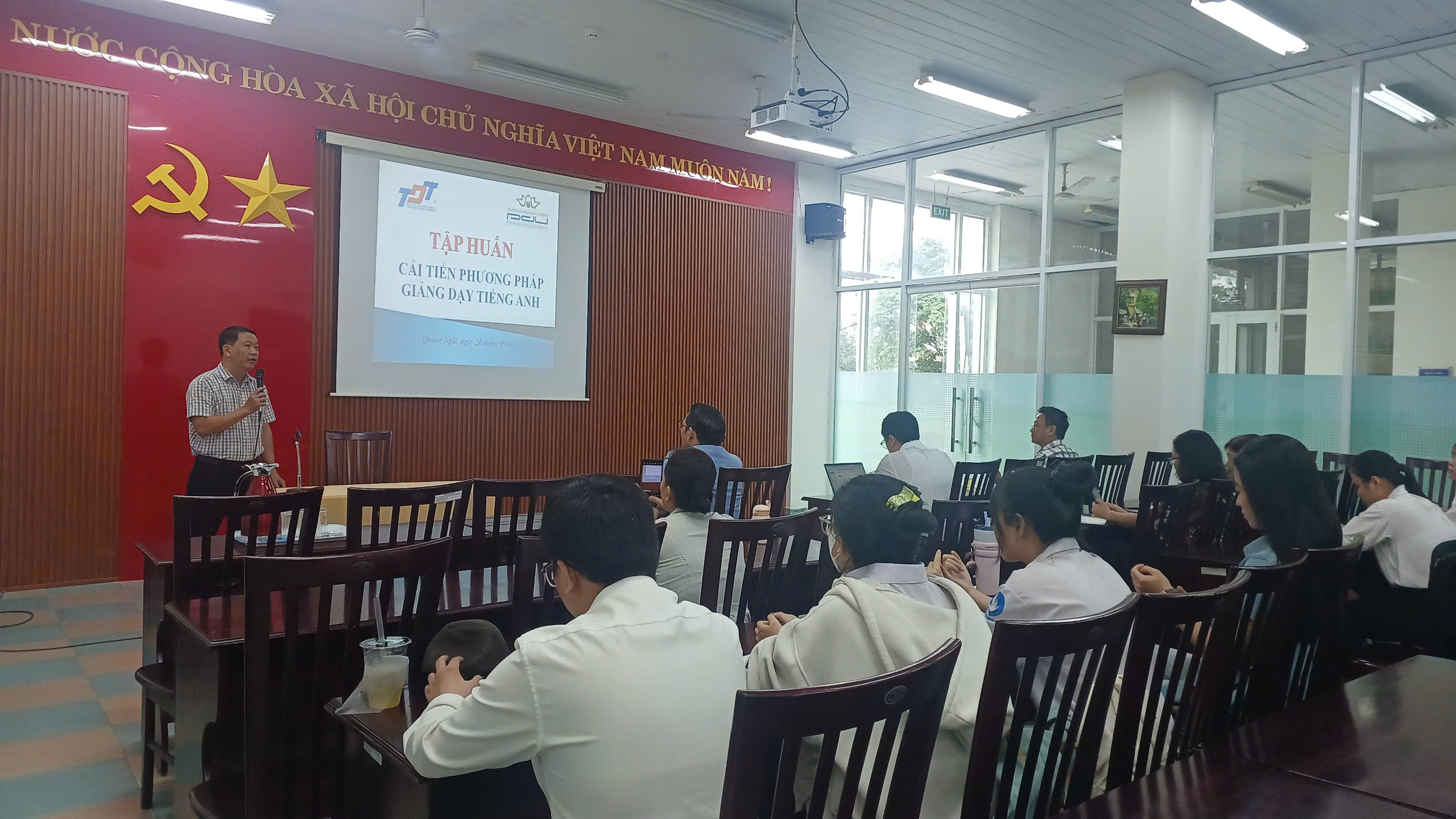 Phối hợp với Trường Đại học Tôn Đức Thắng tổ chức lớp Tập huấn Cải tiến Phương pháp giảng dạy tiếng Anh